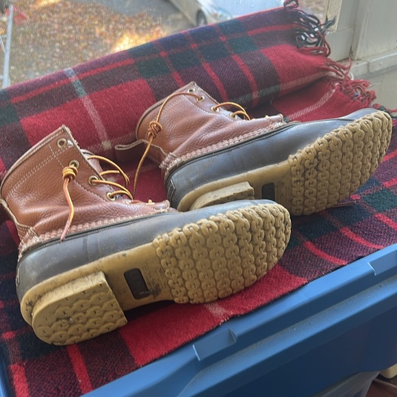 Classic Bean Boots, flannel lined - US made, size 6 women’s - Picture 3 of 6